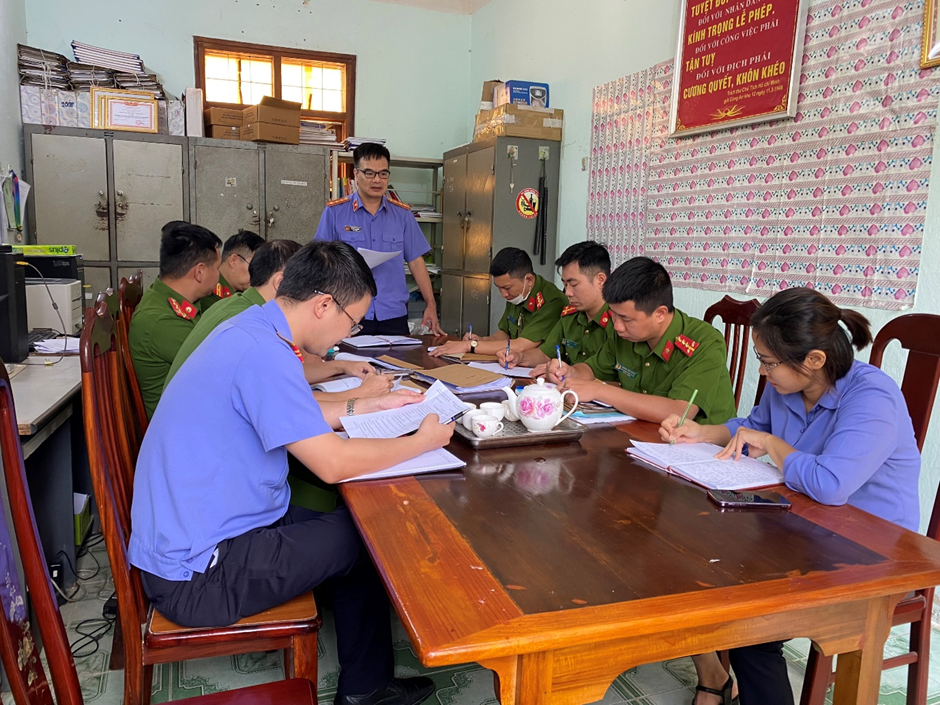 Trực tiếp kiểm sát việc tiếp nhận, giải quyết nguồn tin về tội phạm tại Cơ quan Cảnh sát điều tra Công an huyện Phong Thổ