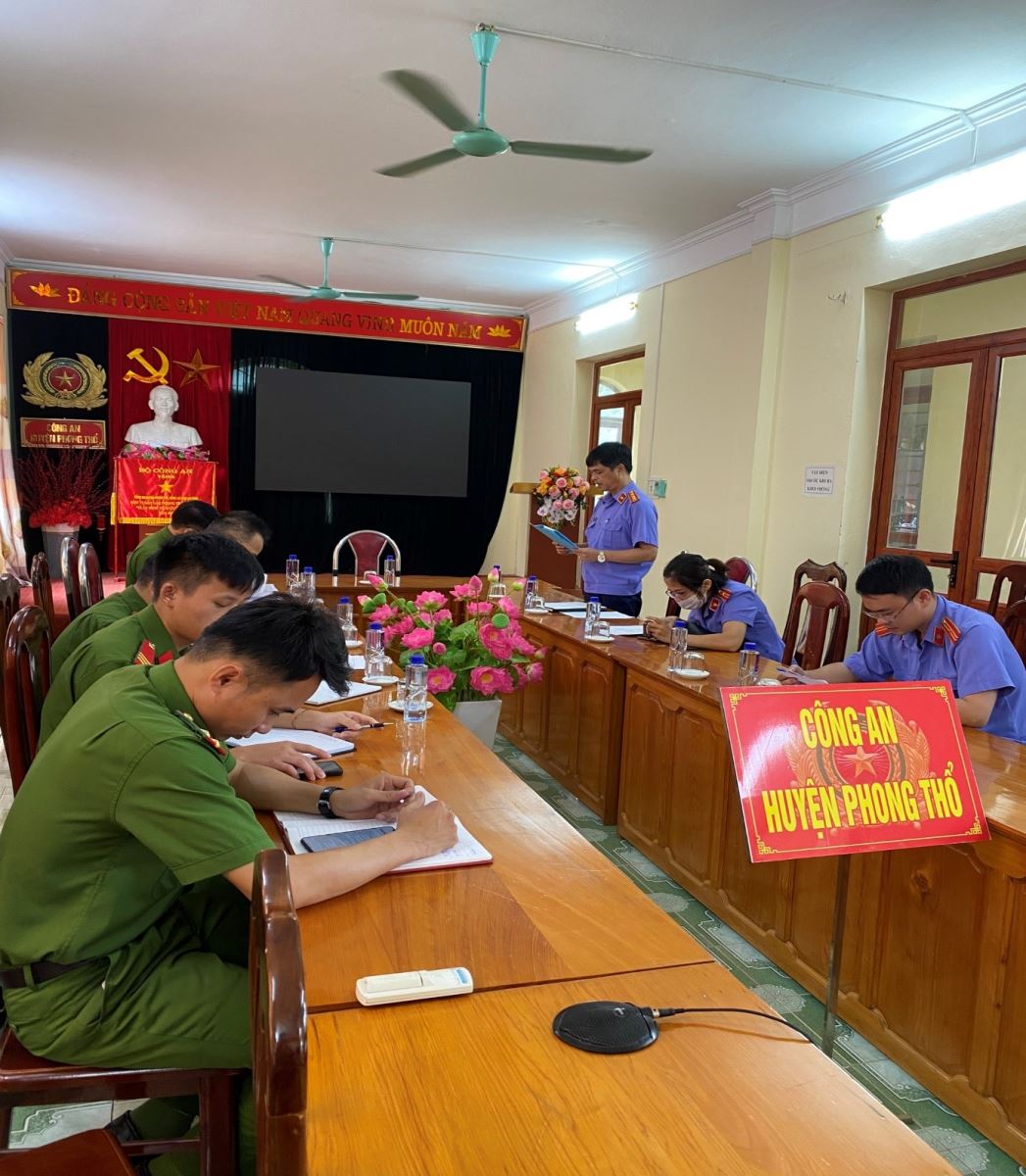 Trực tiếp kiểm sát việc tuân theo pháp luật về thi hành án hình sự tại Cơ quan thi hành án hình sự Công an huyện Phong Thổ