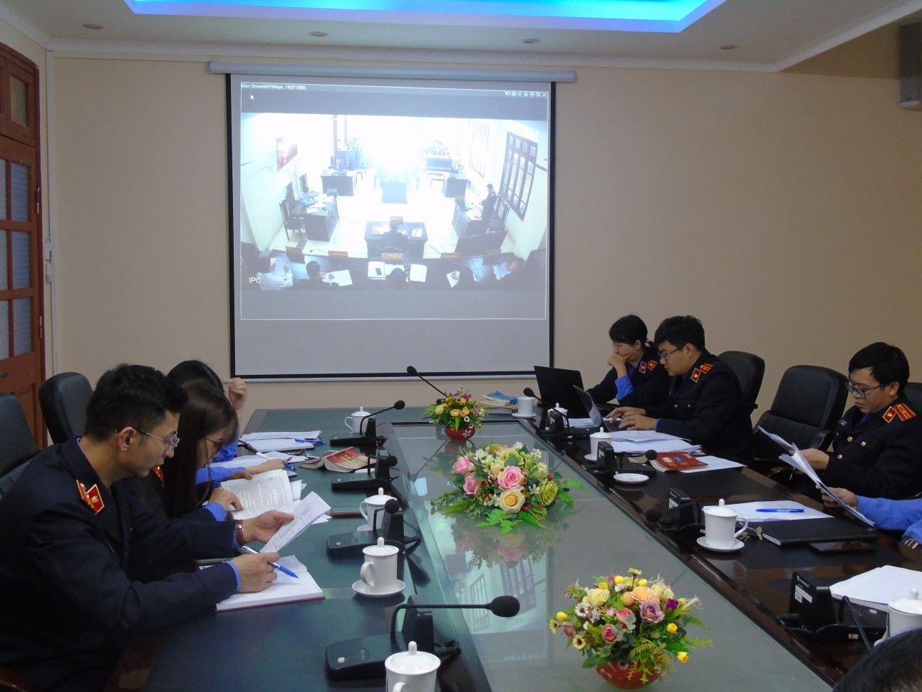 Viện kiểm sát nhân dân tỉnh Lai Châu phối hợp với Tòa án nhân dân tỉnh Lai Châu tổ chức phiên tòa rút kinh nghiệm hình sự trực tuyến hai cấp