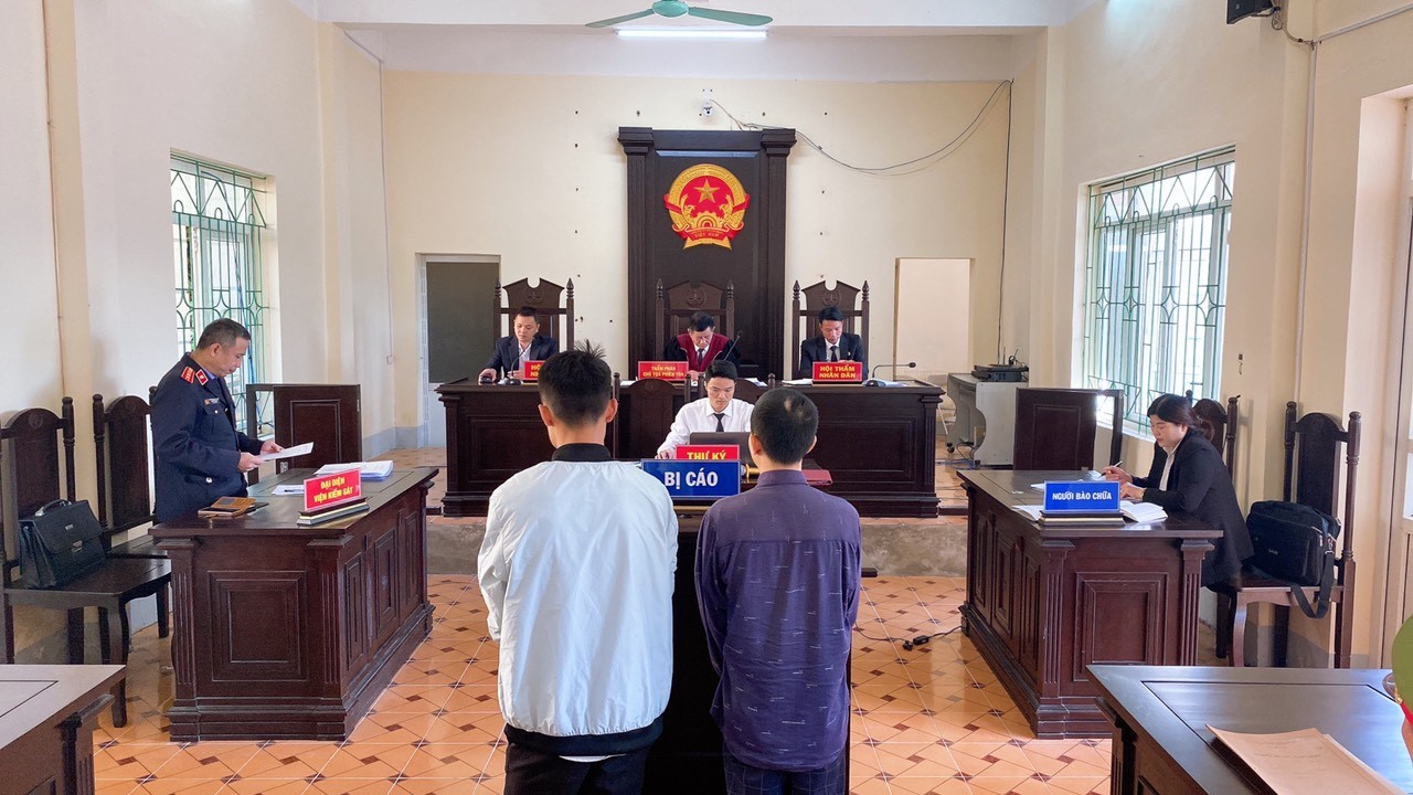 Lãnh đạo VKSND huyện Mường Tè trực tiếp thực hành quyền công tố, kiểm sát xét xử vụ án hình sự