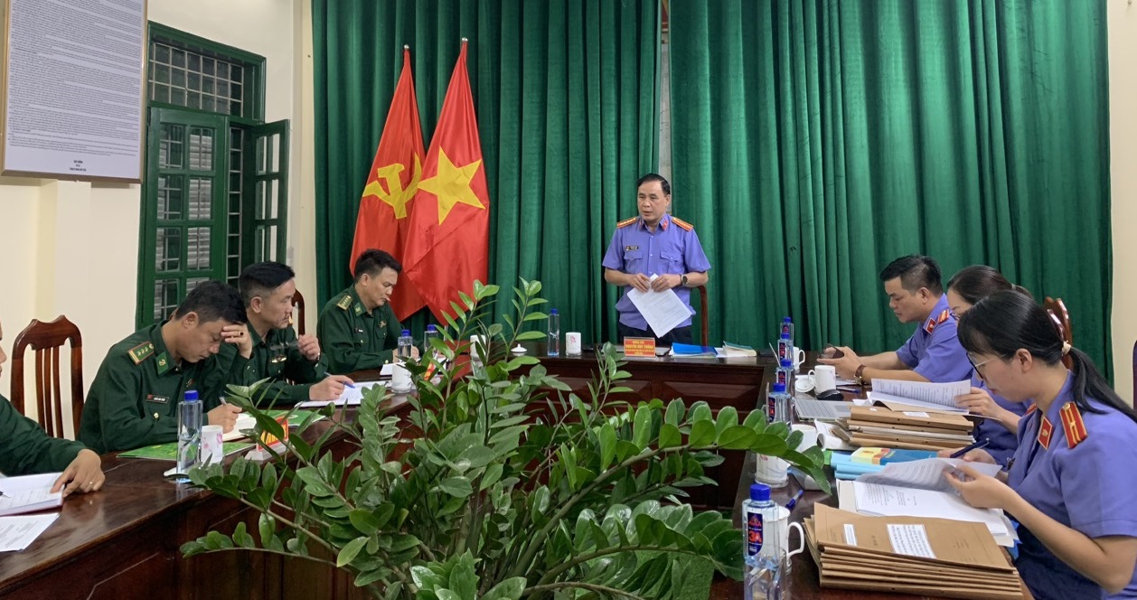 Trực tiếp kiểm sát việc tiếp nhận, giải quyết nguồn tin về tội phạm