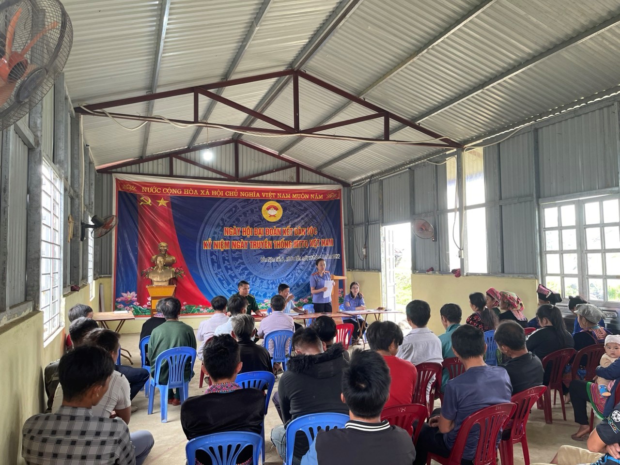 VKSND huyện Sìn Hồ phối hợp với Đồn Biên phòng Pa Tần tổ chức tuyên truyền pháp luật tại bản Nậm Tiến 1, xã Pa Tần, huyện Sìn Hồ.