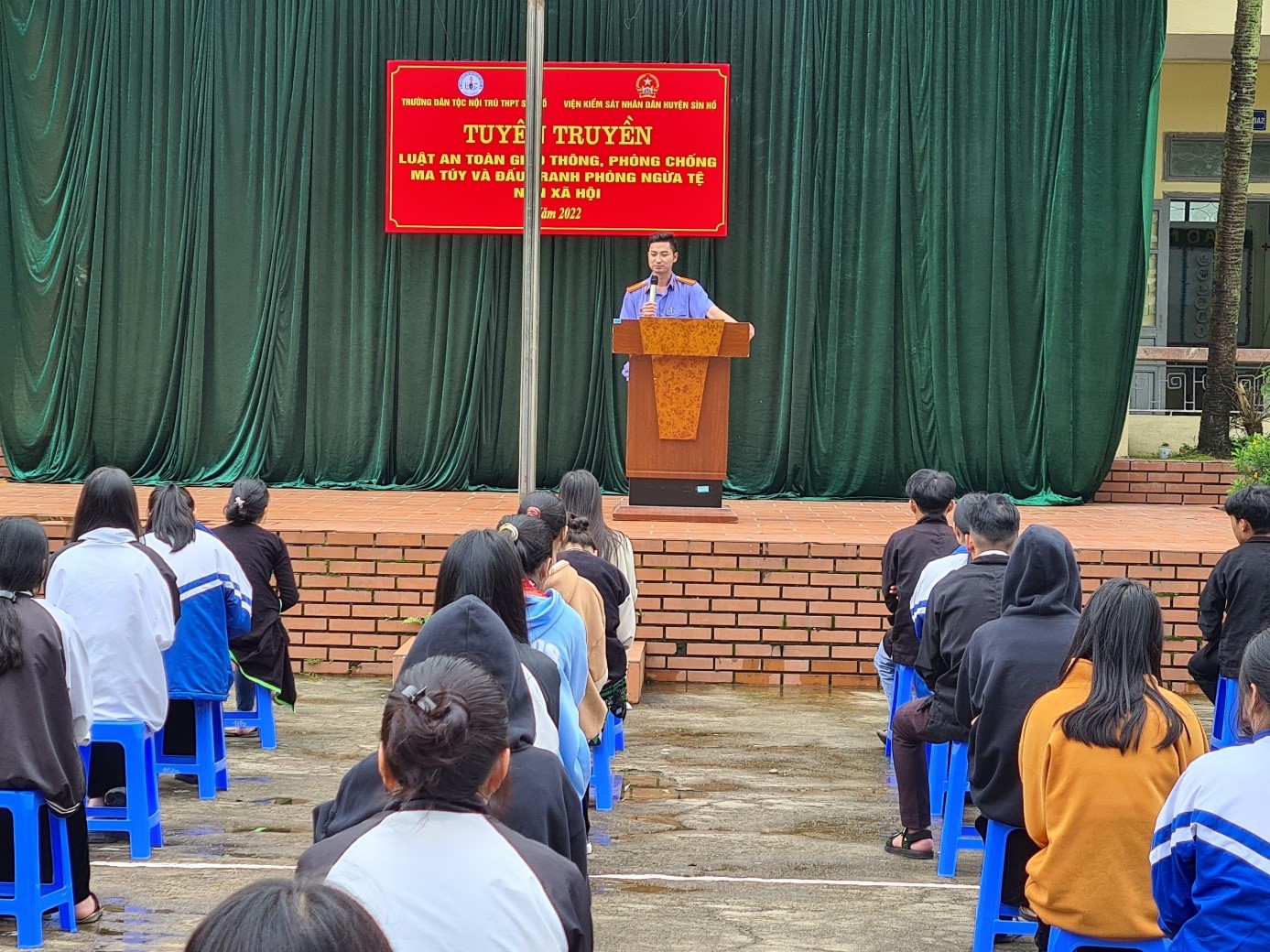 VKSND huyện Sìn Hồ tuyên truyền pháp luật tại trường học