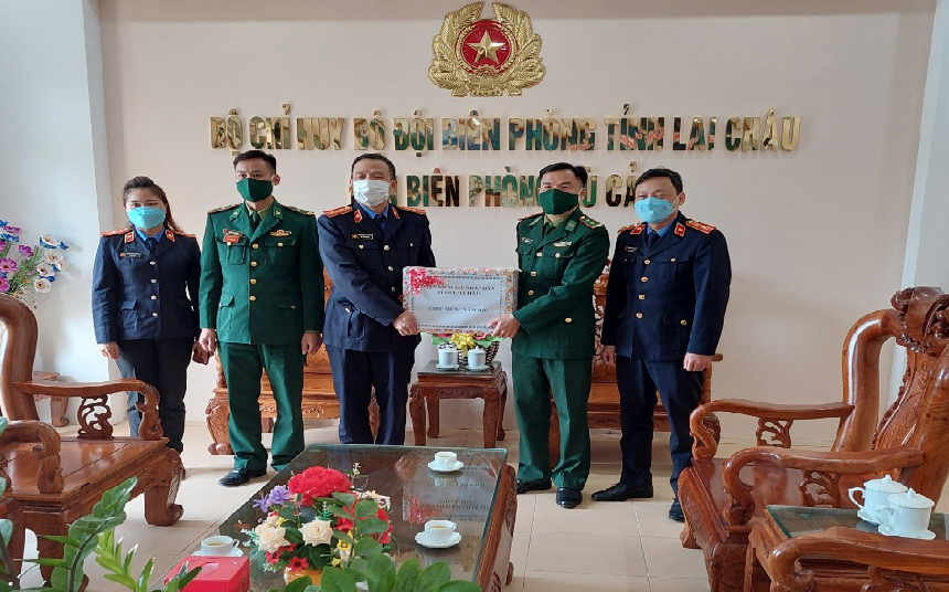Thăm và làm việc tại xã Mù Cả, huyện Mường Tè