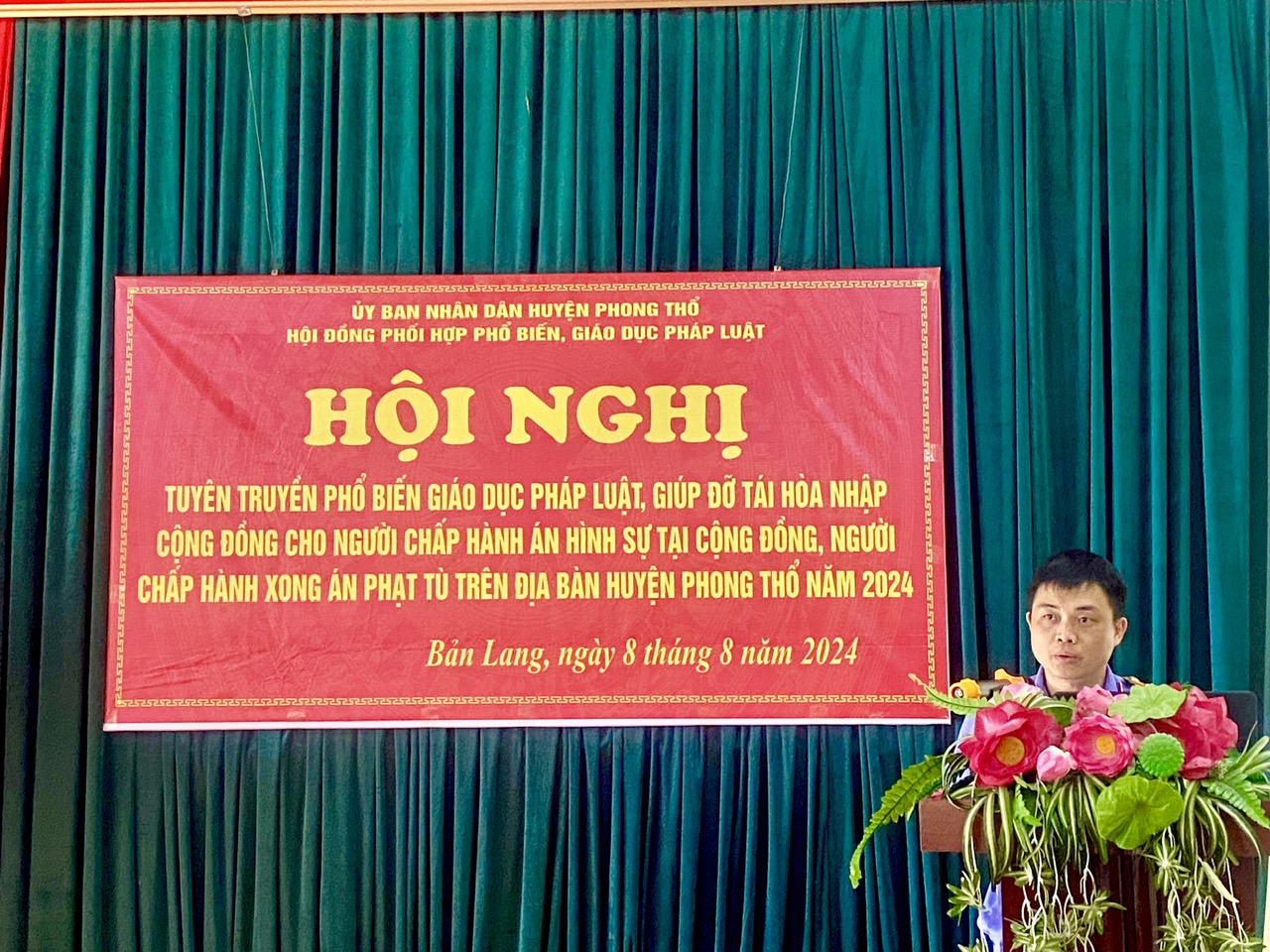 VKSND huyện Phong Thổ phối hợp tổ chức tuyên truyền, phổ biến, giáo dục pháp luật, giúp đỡ tái hòa nhập cộng đồng cho người chấp hành án hình sự tại cộng đồng, người chấp hành án phạt tù trên địa bàn huyện