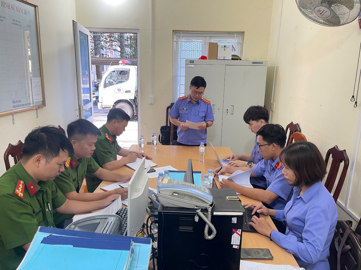 VKSND thành phố Lai Châu trực tiếp kiểm sát việc tiếp nhận, giải quyết nguồn tin về tội phạm tại Cơ quan CSĐT Công an thành phố Lai Châu