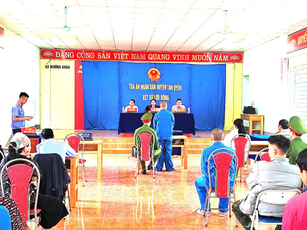 VKSND huyện Tân Uyên phối hợp tổ chức xét xử lưu động các vụ án hình sự