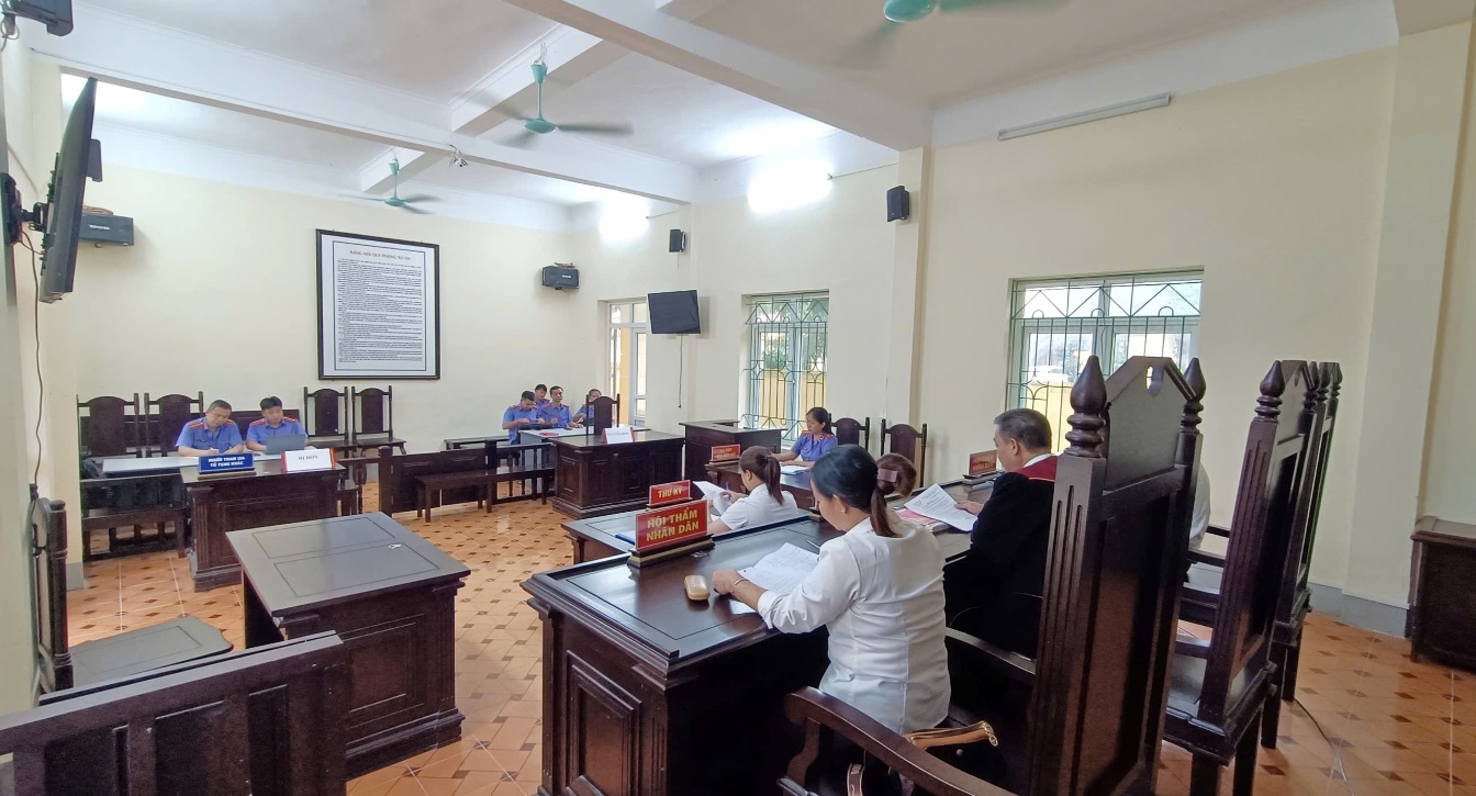 VKSND khu vực 4 tổ chức phiên tòa rút kinh nghiệm vụ án dân sự sơ thẩm “Ly hôn, tranh chấp nuôi con khi ly hôn”