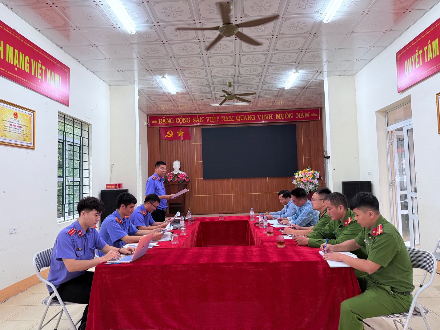 VKSND khu vực 1 - Lai Châu kiểm sát trực tiếp thi hành án hình sự ngoài cộng đồng tại UBND các xã