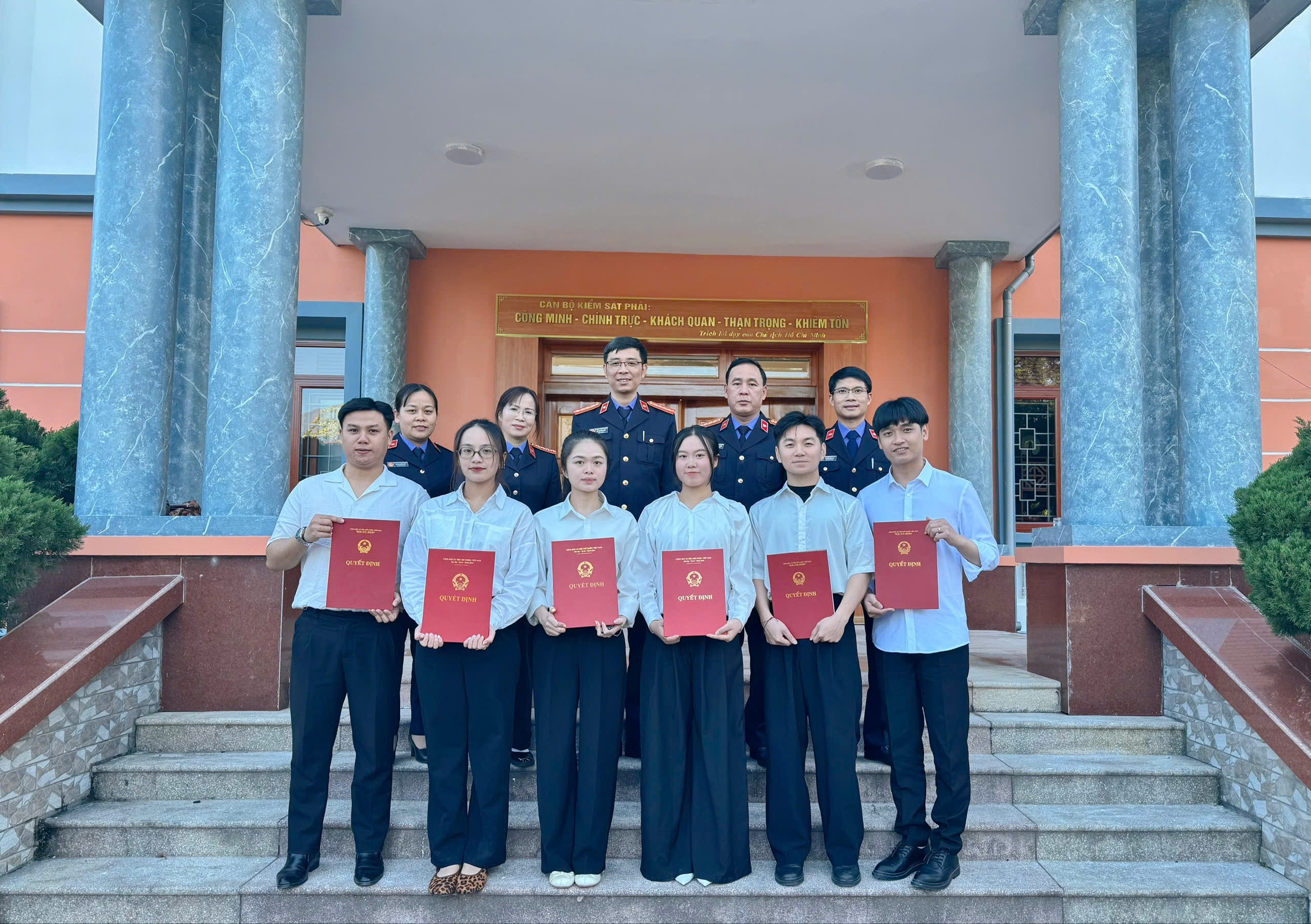 VKSND tỉnh Lai Châu trao Quyết định tuyển dụng công chức năm 2025