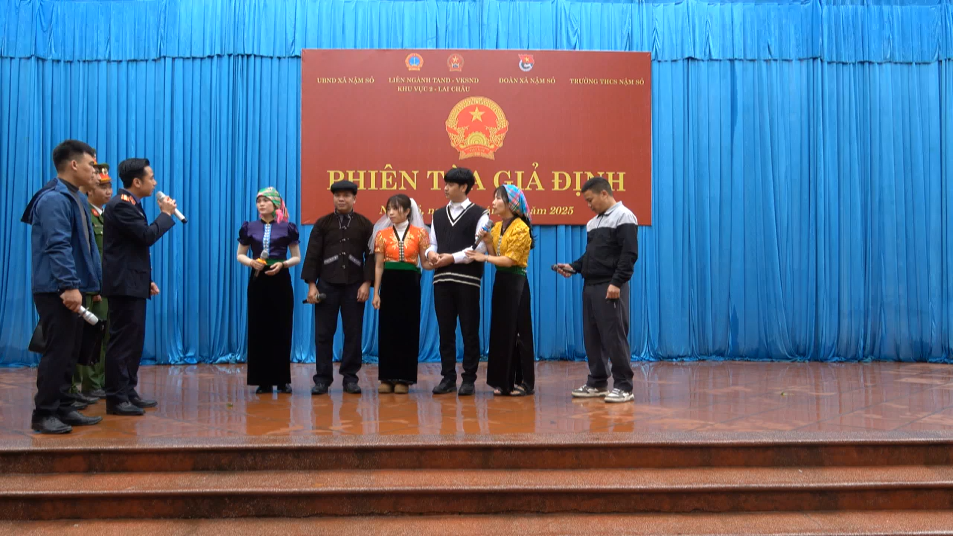 Viện kiểm sát nhân dân khu vực 2 - Lai Châu phối hợp tổ chức phiên tòa giả định tuyên truyền phòng, chống tảo hôn và xâm hại tình dục trẻ em tại trường THCS Nậm Sỏ