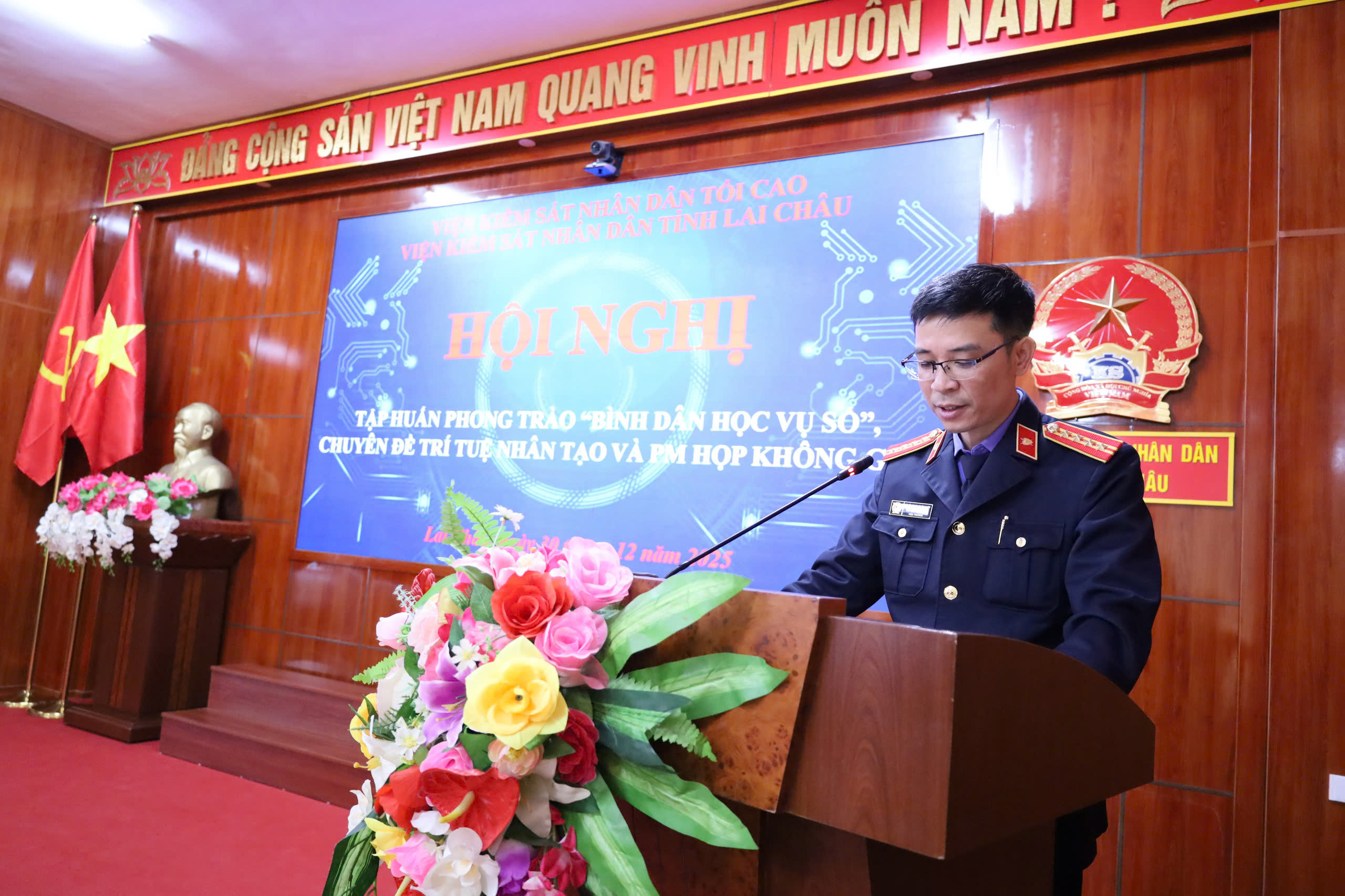 VKSND tỉnh Lai Châu tổ chức Hội nghị tập huấn Phong trào “Bình dân học vụ số” - chuyên đề Trí tuệ nhân tạo và phần mềm Họp không giấy