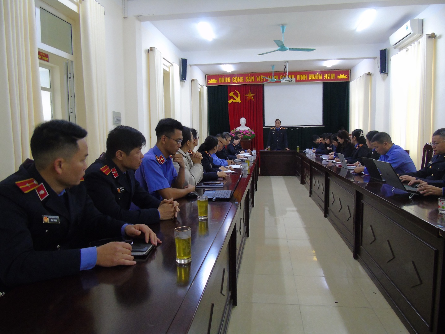 VKSND tỉnh Lai Châu tiến hành kiểm tra đột xuất việc chấp hành  kỷ luật nội vụ tại Viện kiểm sát nhân dân khu vực 2