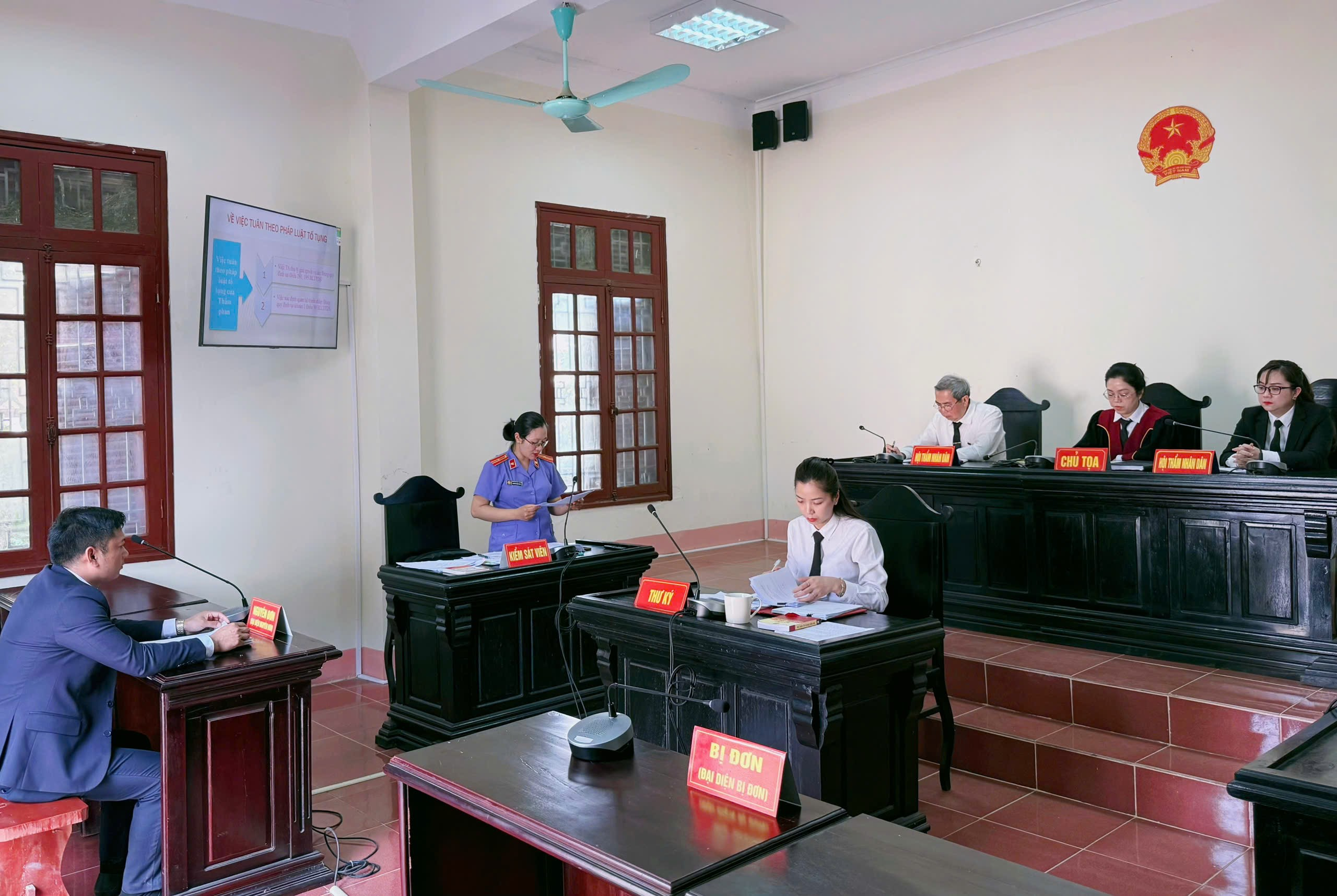 Viện kiểm sát nhân dân khu vực 1 – Lai Châu phối hợp tổ chức phiên tòa rút kinh nghiệm đối với vụ án kinh doanh thương mại