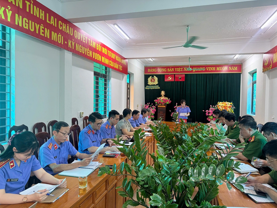 VKSND tỉnh Lai Châu trực tiếp kiểm sát việc tạm giữ, tạm giam và thi hành án phạt tù tại Trại tạm giam Công an tỉnh Lai Châu 6 tháng đầu năm 2026