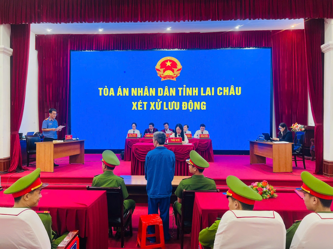 VKSND tỉnh Lai Châu phối hợp tổ chức phiên tòa xét xử lưu động các tội phạm về ma túy tại xã Sìn Hồ, tỉnh Lai Châu