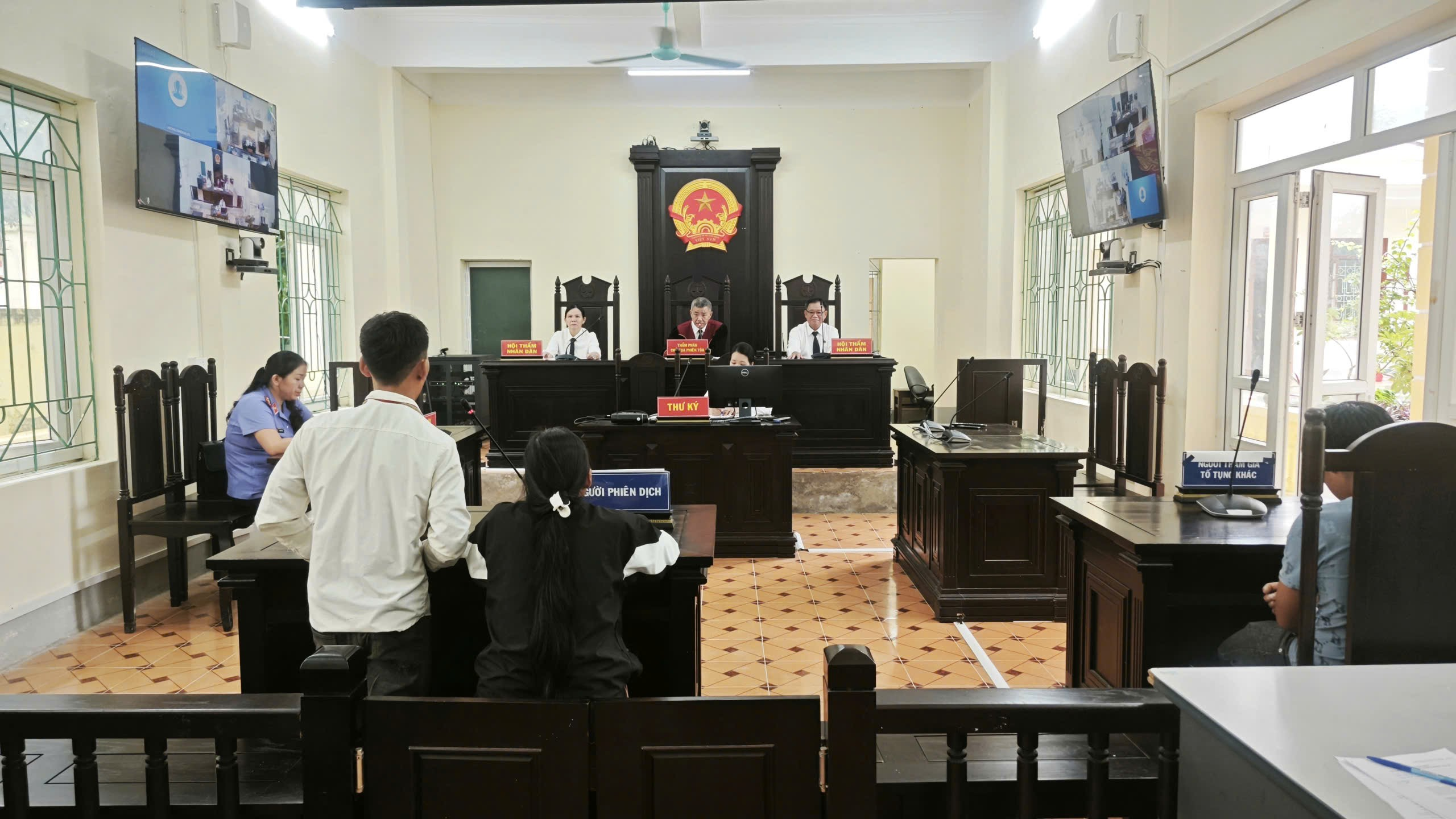 VKSND khu vực 4 phối hợp tổ chức phiên toà dân sự sơ thẩm rút kinh nghiệm trực tuyến