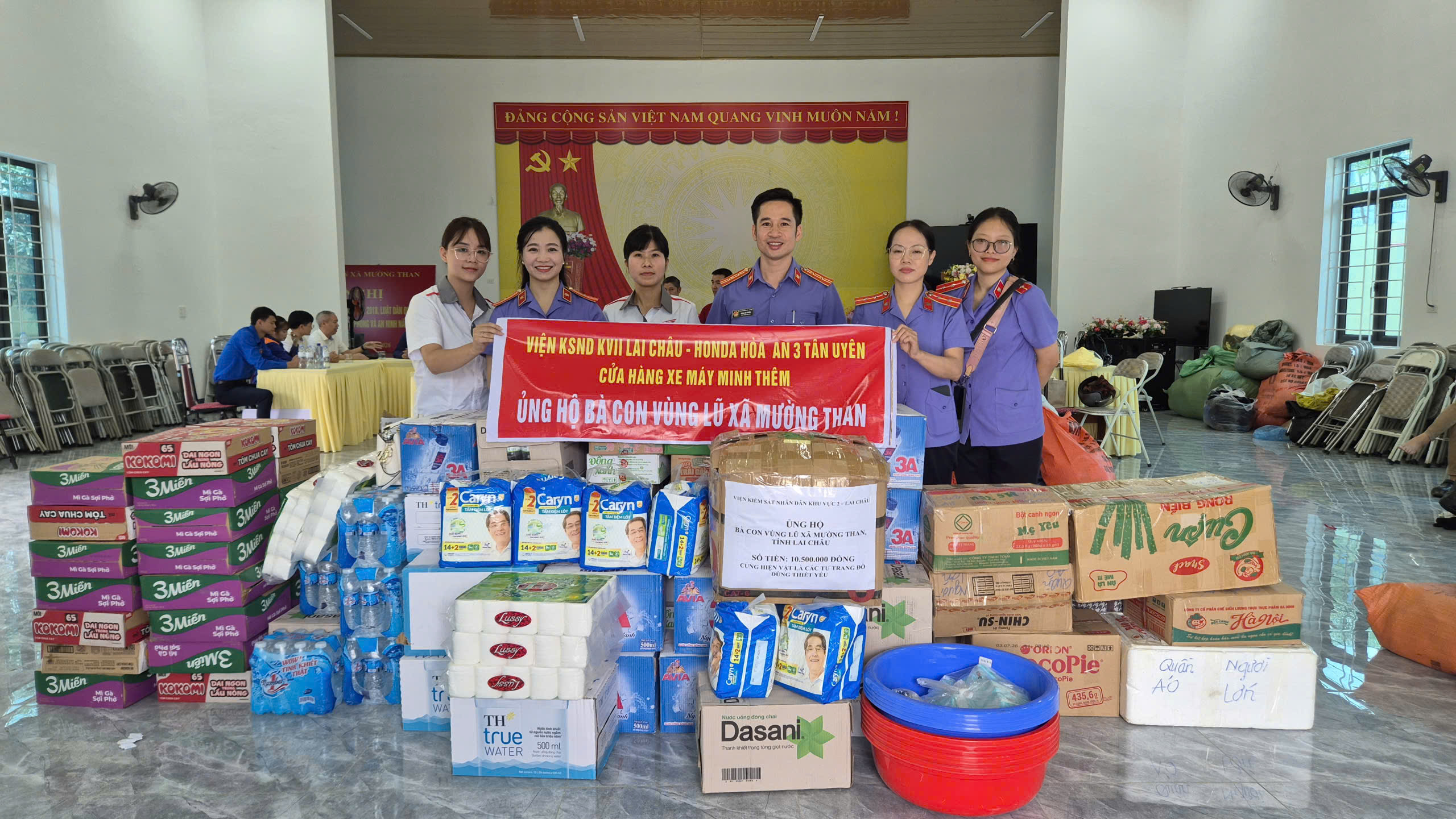 VKSND khu vực 2 – Lai Châu phối hợp chung tay ủng hộ nhân dân vùng lũ xã Mường Than