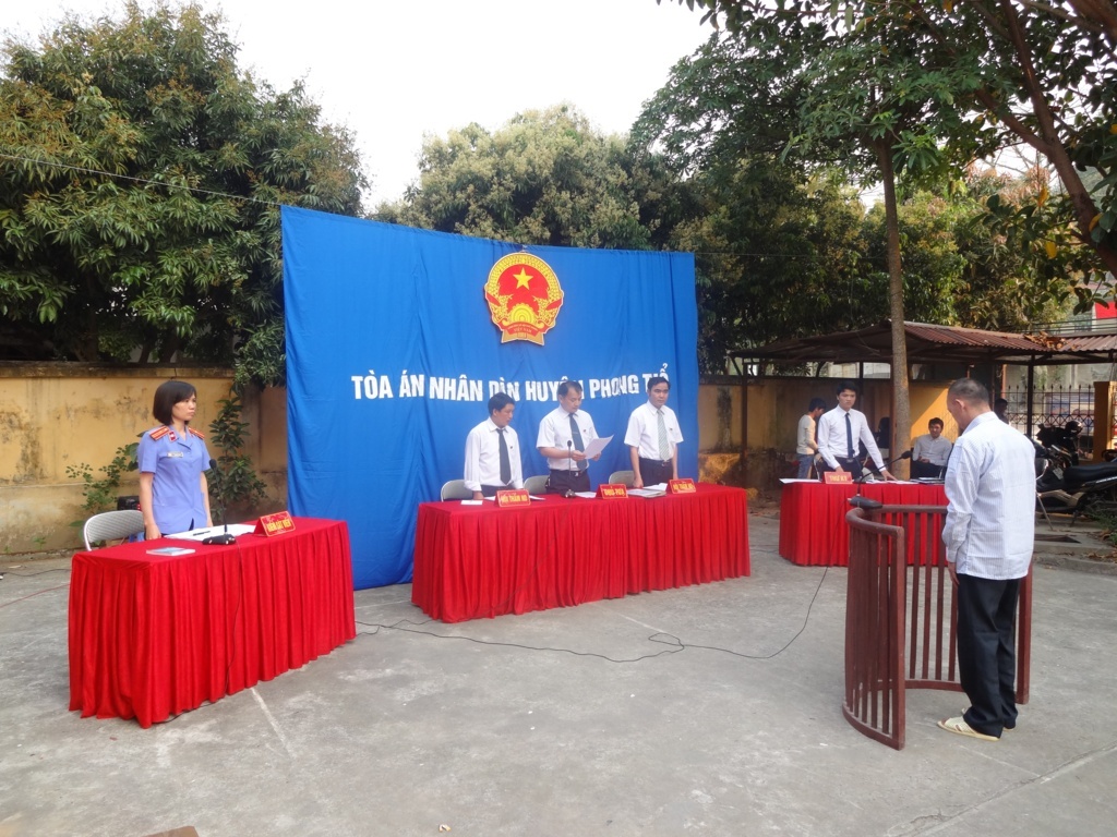 Tâm huyết và trách nhiệm: đ/c Nguyễn Thị Hoa Phó viện trưởng Viện kiểm sát nhân dân huyện Phong Thổ.