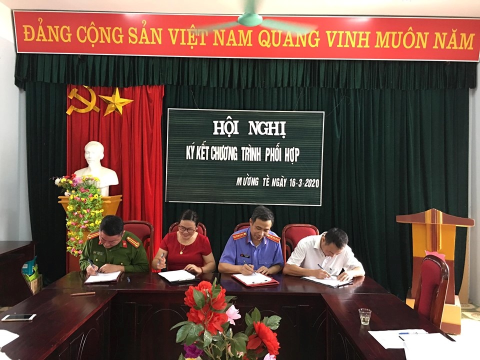 VKSND huyện Mường Tè, tỉnh Lai Châu: Phối hợp tổ chức ký kết Chương trình phối hợp liên ngành trong công tác bảo vệ phụ nữ và trẻ em gái