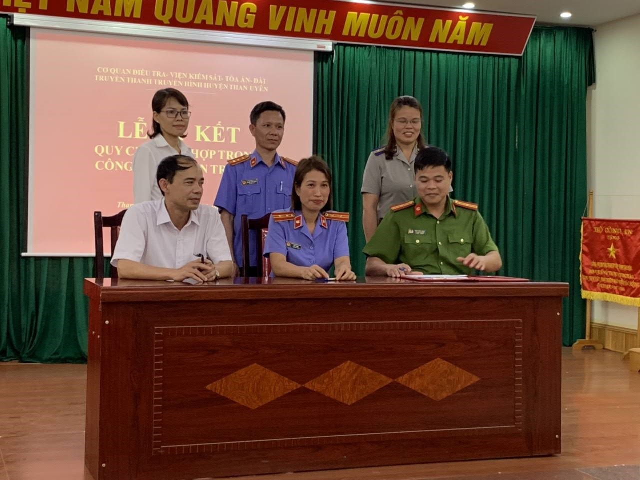 VKSND huyện Than Uyên: Tổ chức Hội nghị giao ban liên ngành Quý I/2019, ký kết quy chế phối hợp trong công tác tuyên truyền