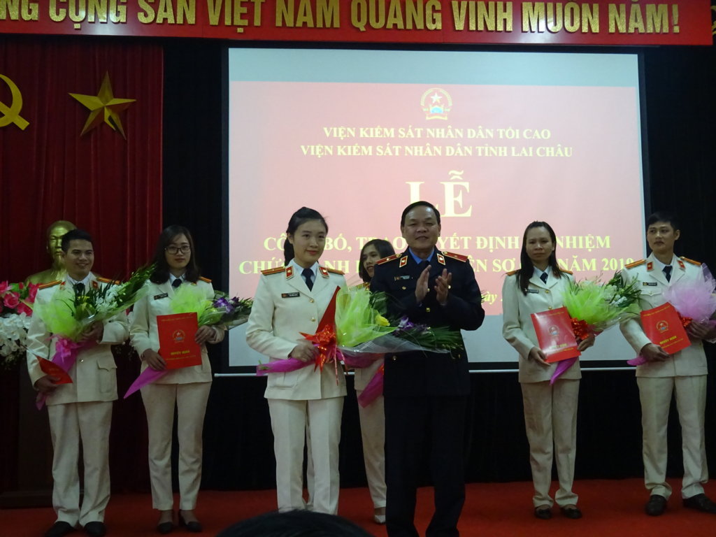 VKSND tỉnh Lai Châu tổ chức Lễ công bố và trao quyết định bổ nhiệm Kiểm sát viên sơ cấp năm 2019