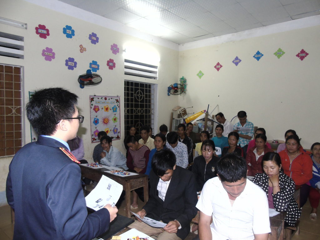 Viện kiểm sát nhân dân huyện Mường Tè tổ chức tuyên truyền pháp luật trên địa bàn trọng điểm