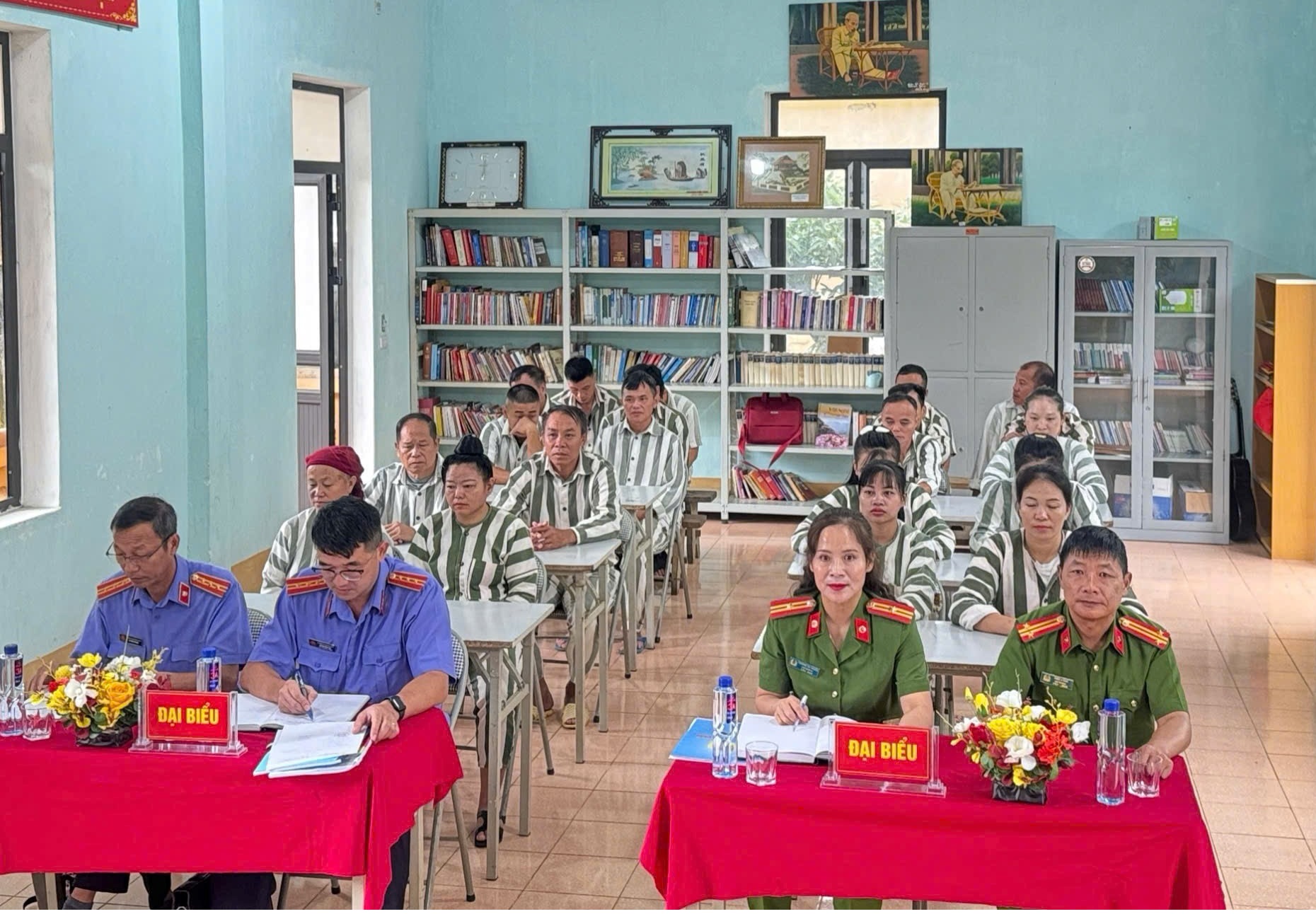 VKSND TỈNH TUYÊN TRUYỀN PHỔ BIẾN GIÁO DỤC PHÁP LUẬT TẠI TRẠI TẠM GIAM