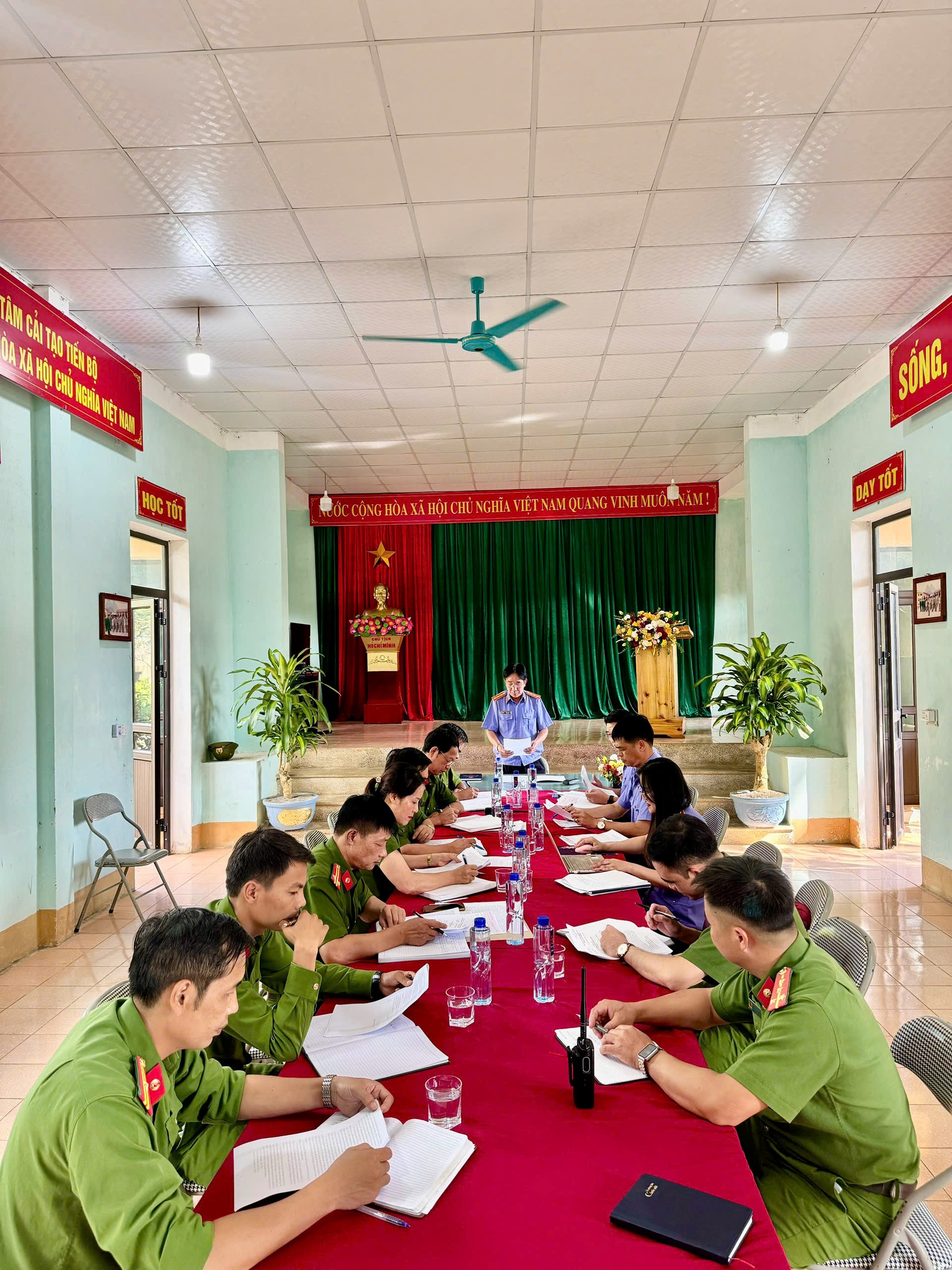 VKSND tỉnh Lai Châu tiến hành trực tiếp kiểm sát thi hành án phạt tù quý III năm 2024 tại Trại tạm giam Công an tỉnh