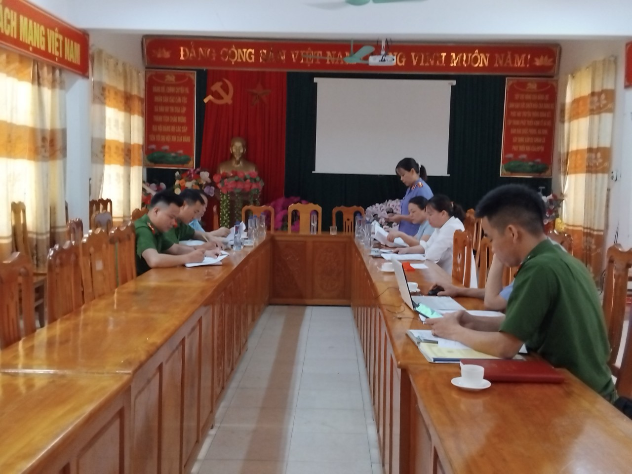 Viện kiểm sát nhân dân huyện Tam Đường trực tiếp kiểm sát thi hành án hình sự tại Ủy ban nhân dân các xã, thị trấn trên địa bàn huyện Tam Đường