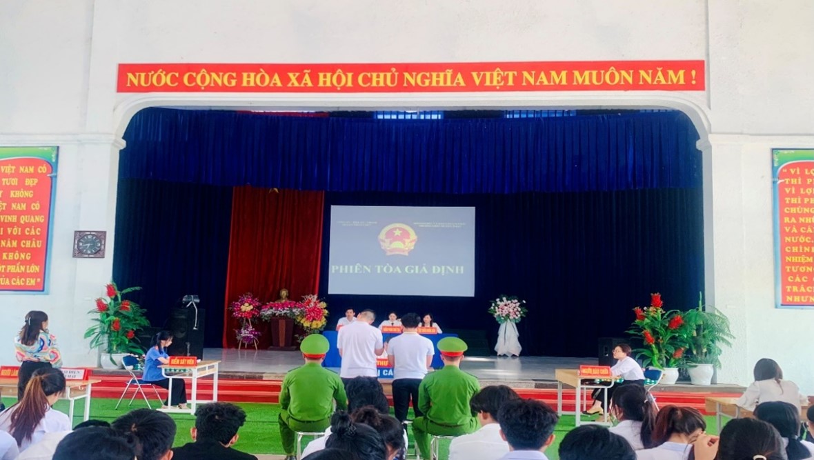 Viện kiểm sát nhân dân huyện Than Uyên tuyên truyền pháp luật thông qua phiên tòa giả định