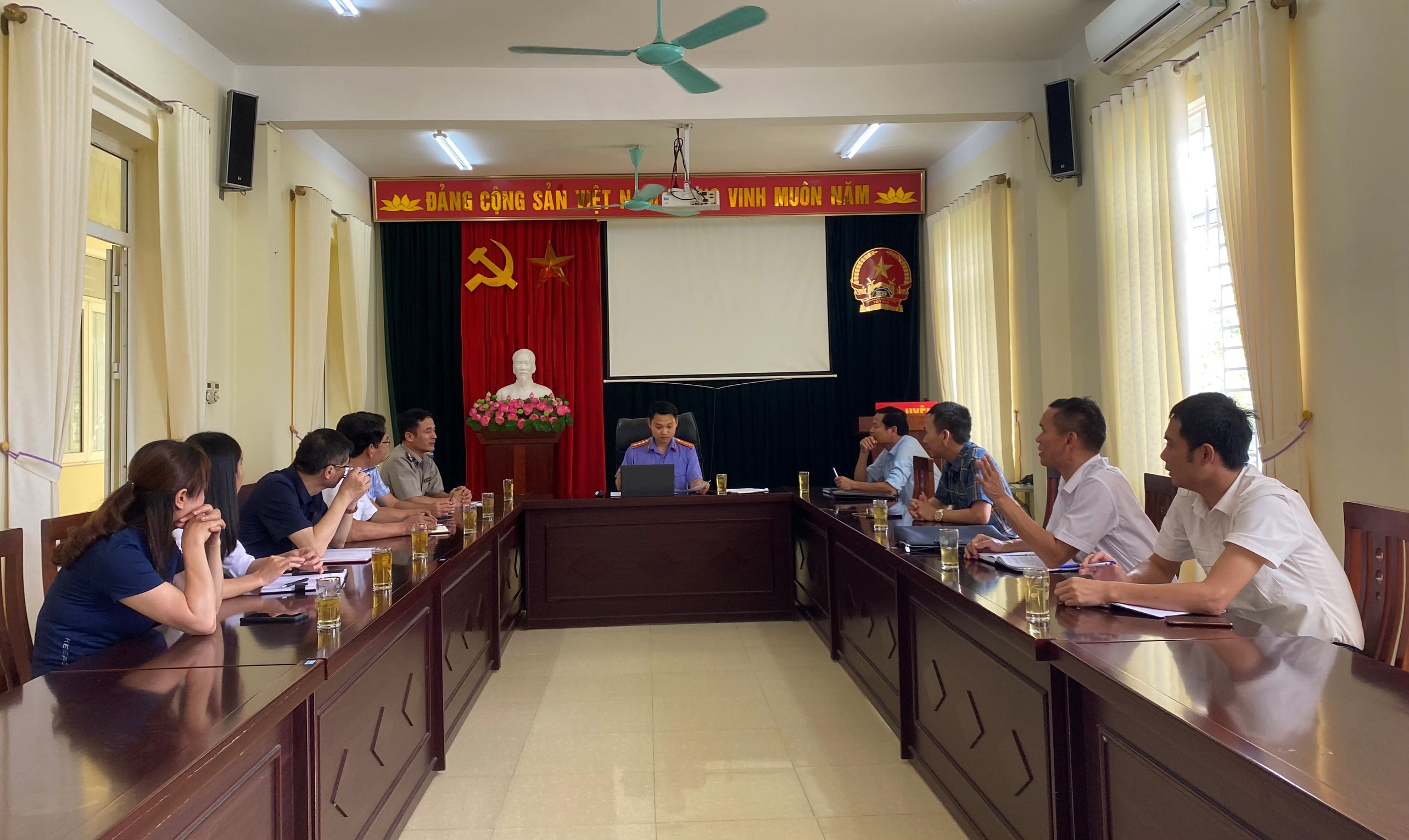 VKSND huyện Tân Uyên chủ trì cuộc họp lựa chọn Đại biểu trong Khối các cơ quan ngành dọc tham dự Đại hội đại biểu các dân tộc thiểu số huyện Tân Uyên lần thứ IV, năm 2024