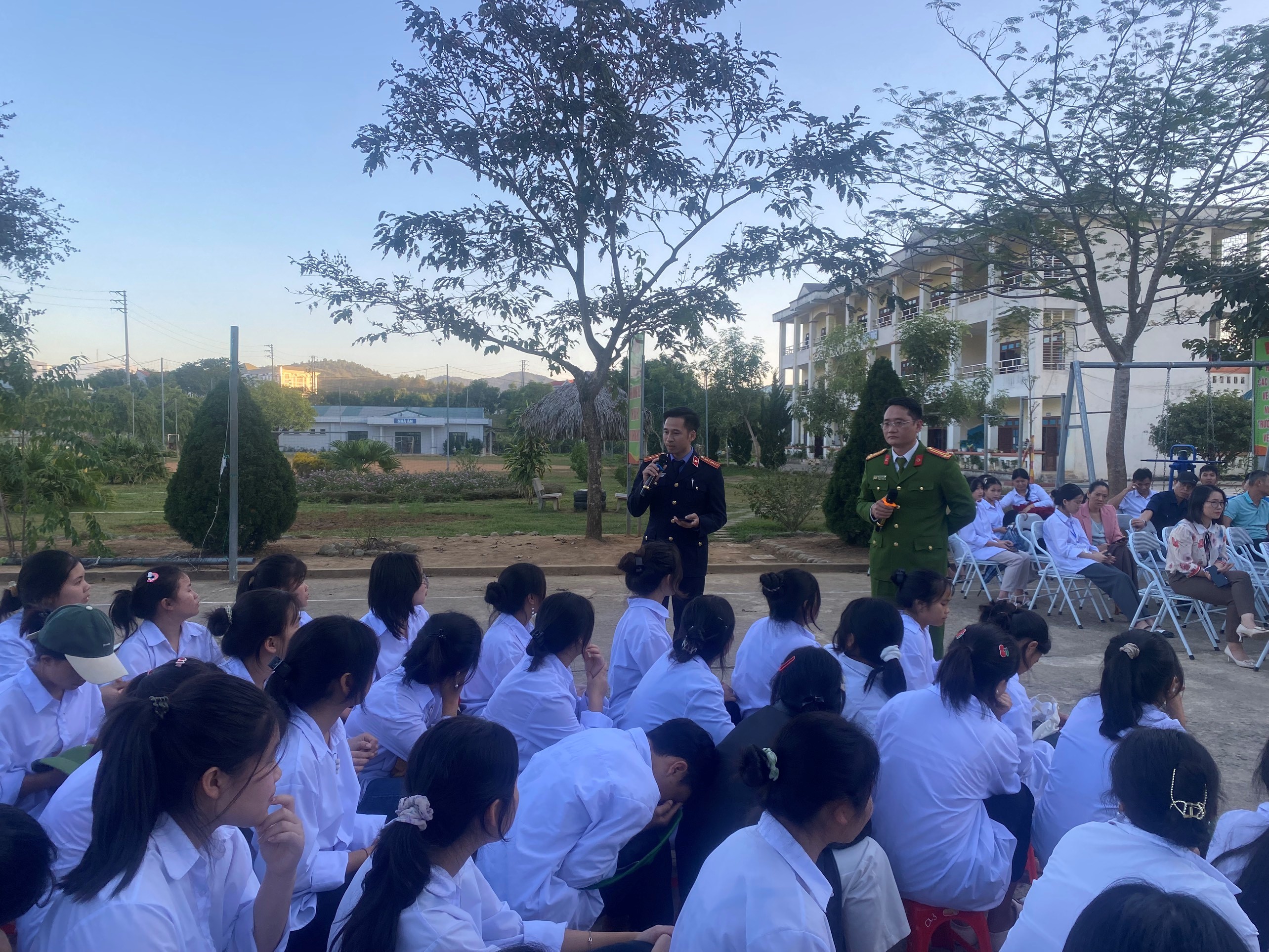 Phiên tòa giả định, cách tiếp cận pháp luật hiệu quả tại học đường